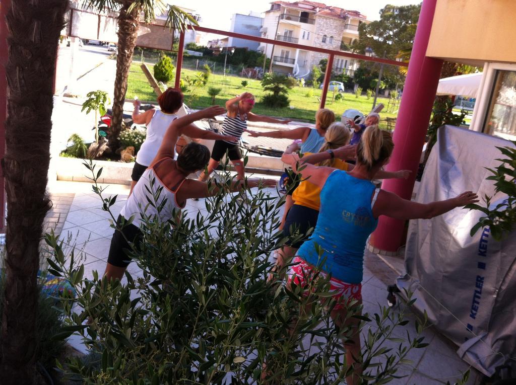 Hotel Europe Inn Paralía Kültér fotó