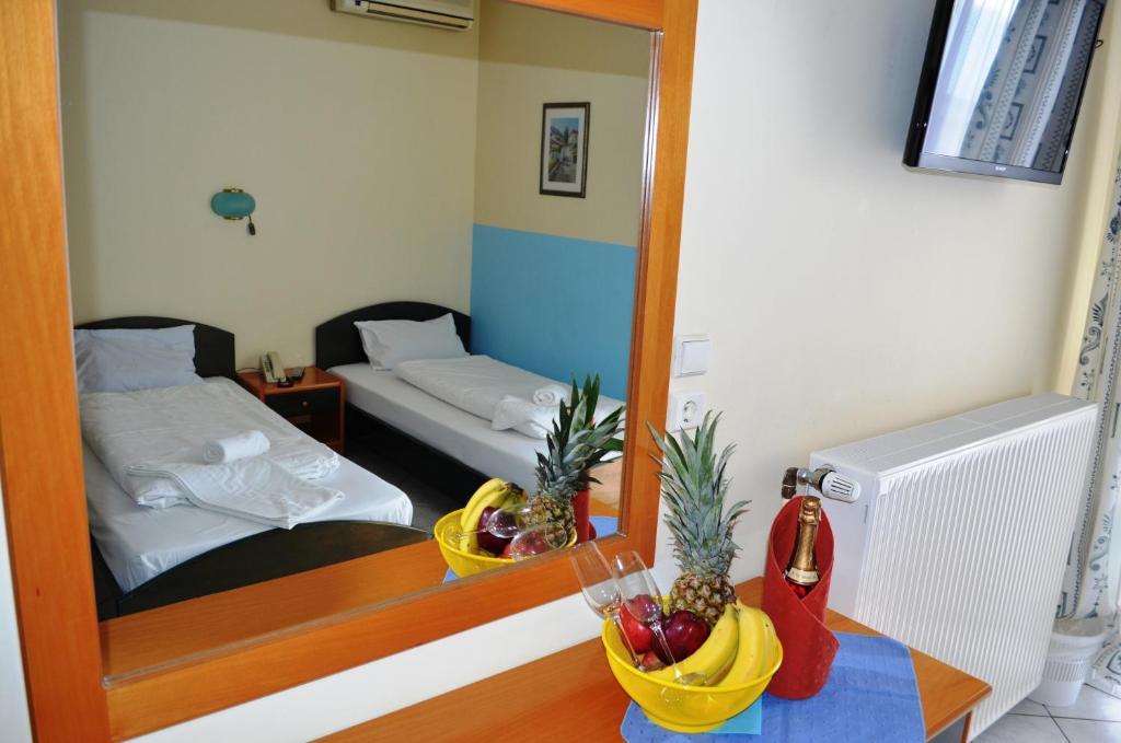 Hotel Europe Inn Paralía Kültér fotó